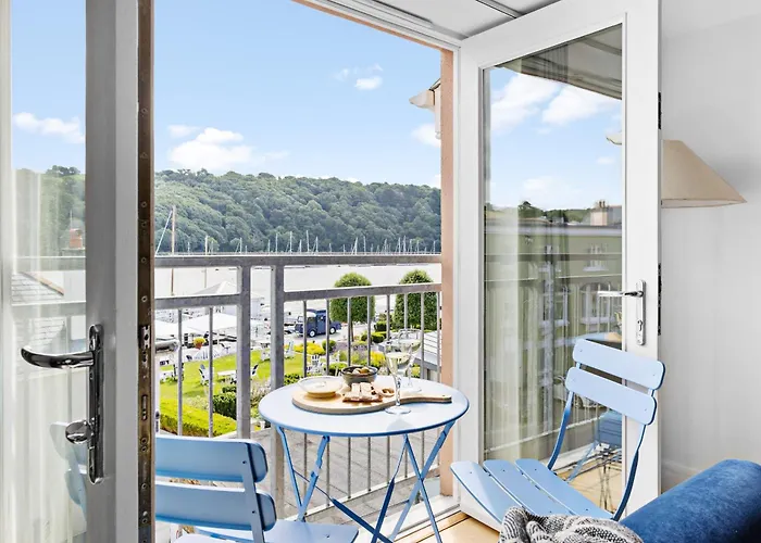 Dart Marina - Luxury Apartment On Marina